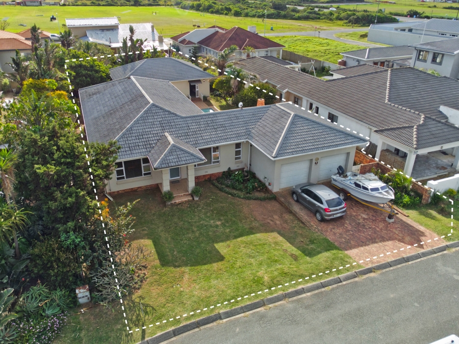 6 Bedroom Property for Sale in Kidds Beach Eastern Cape